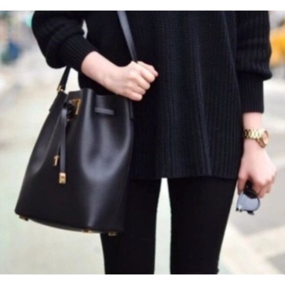 Michael Kors Miranda Navy Blue Medium Drawstring Bucket Bag Crossbody Purse - Picture 1 of 10